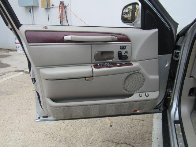 used 2003 Lincoln Town Car car, priced at $7,899