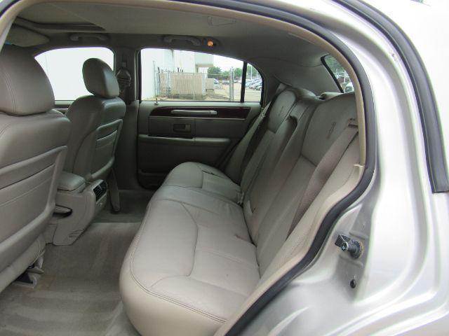 used 2003 Lincoln Town Car car, priced at $7,899