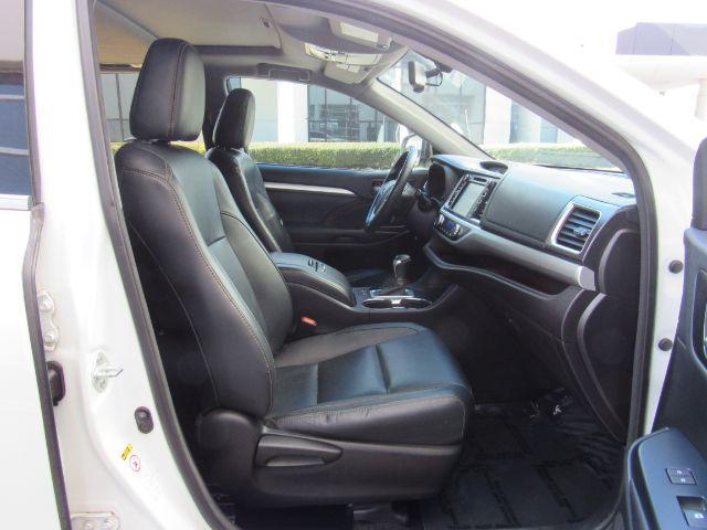 used 2016 Toyota Highlander car, priced at $16,990