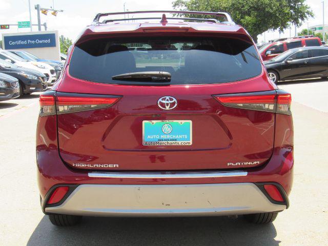 used 2021 Toyota Highlander car, priced at $31,400