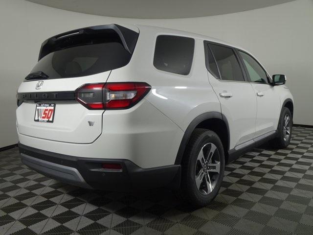 new 2025 Honda Pilot car, priced at $47,550