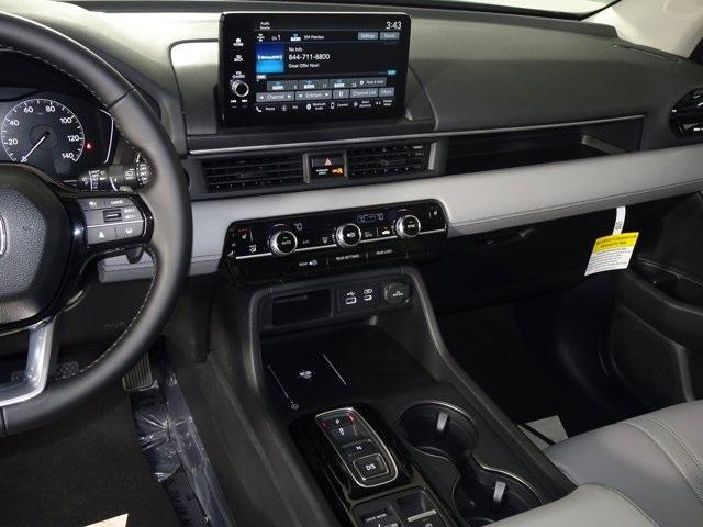 new 2025 Honda Pilot car, priced at $47,550