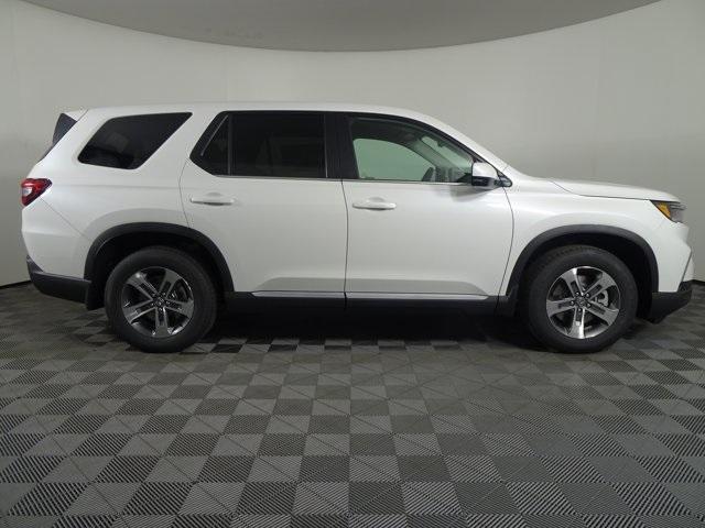new 2025 Honda Pilot car, priced at $47,550