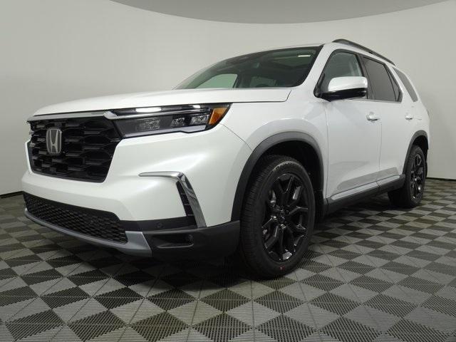 new 2025 Honda Pilot car, priced at $52,850