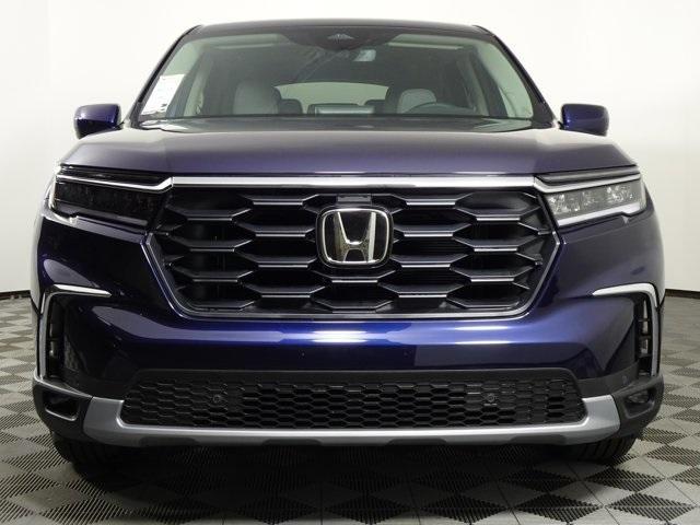 new 2025 Honda Pilot car, priced at $45,249