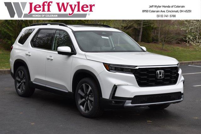 new 2025 Honda Pilot car, priced at $54,575