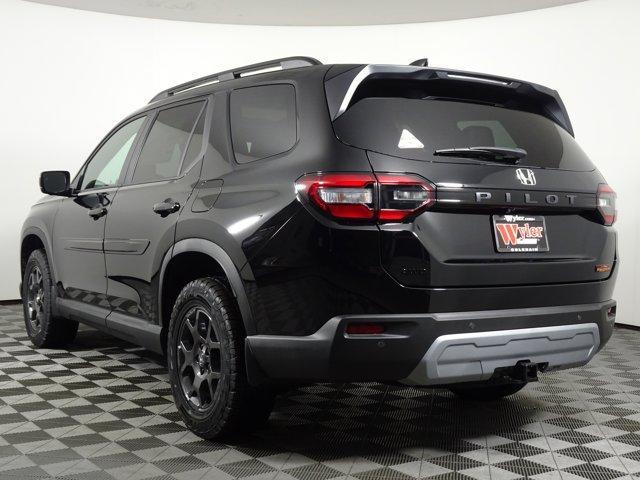 new 2025 Honda Pilot car, priced at $47,833