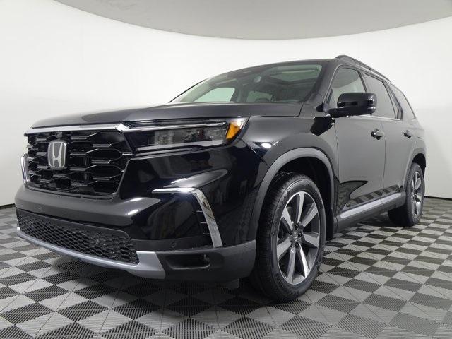 new 2025 Honda Pilot car, priced at $53,975