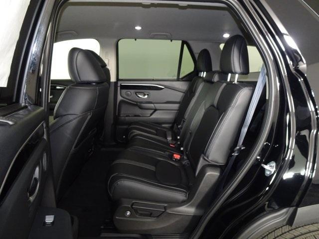 new 2025 Honda Pilot car, priced at $45,268