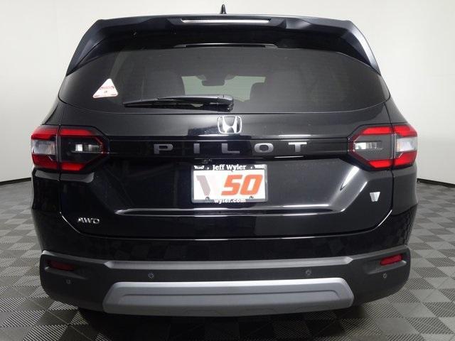 new 2025 Honda Pilot car, priced at $45,268