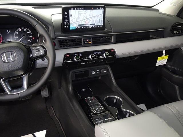 new 2025 Honda Pilot car, priced at $51,095