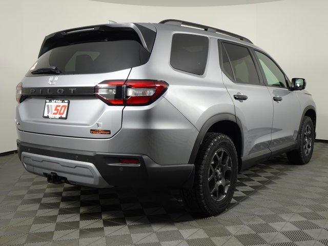 new 2025 Honda Pilot car, priced at $49,930