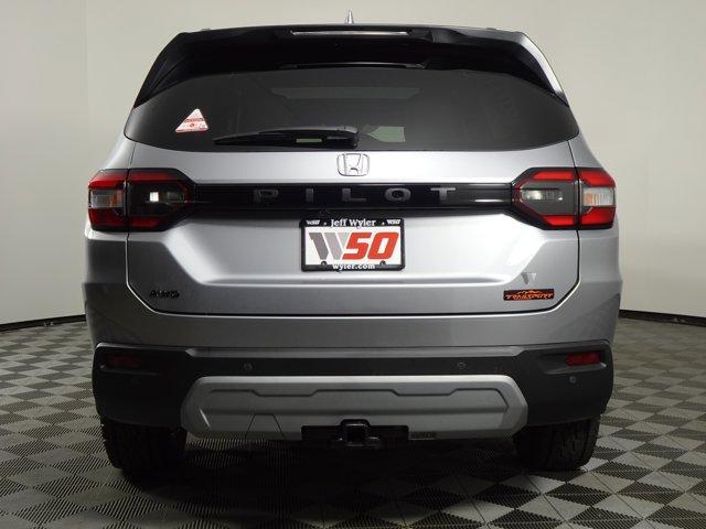 new 2025 Honda Pilot car, priced at $49,930