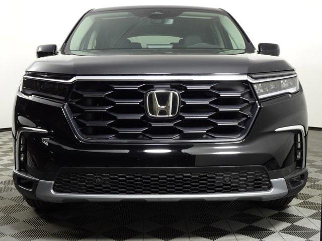 new 2025 Honda Pilot car, priced at $49,625