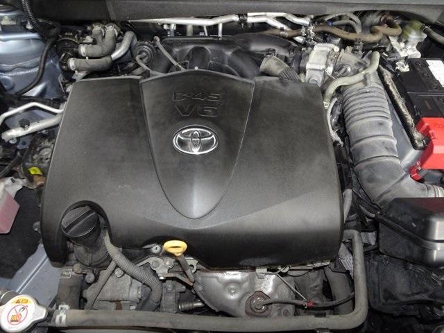 used 2021 Toyota Highlander car, priced at $27,777