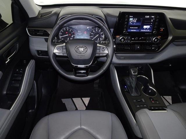 used 2021 Toyota Highlander car, priced at $27,777
