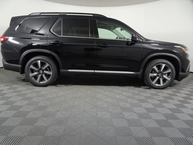 new 2025 Honda Pilot car, priced at $50,695