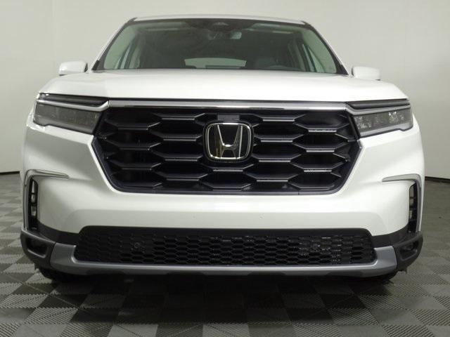 new 2025 Honda Pilot car, priced at $47,450