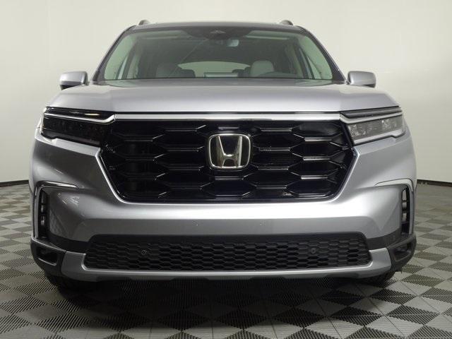 new 2025 Honda Pilot car, priced at $50,300