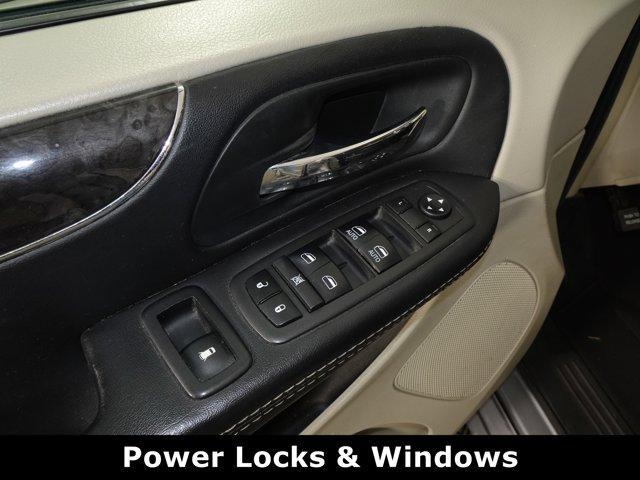 used 2015 Chrysler Town & Country car