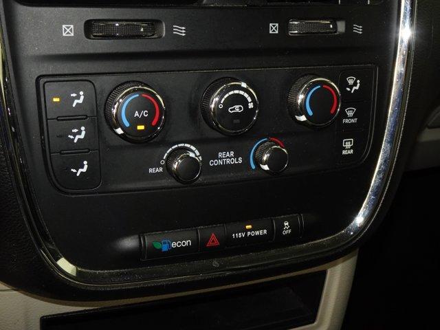 used 2015 Chrysler Town & Country car