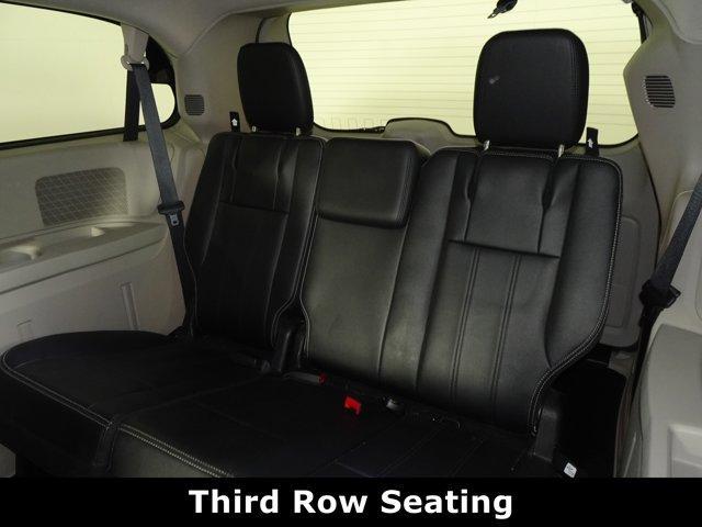 used 2015 Chrysler Town & Country car