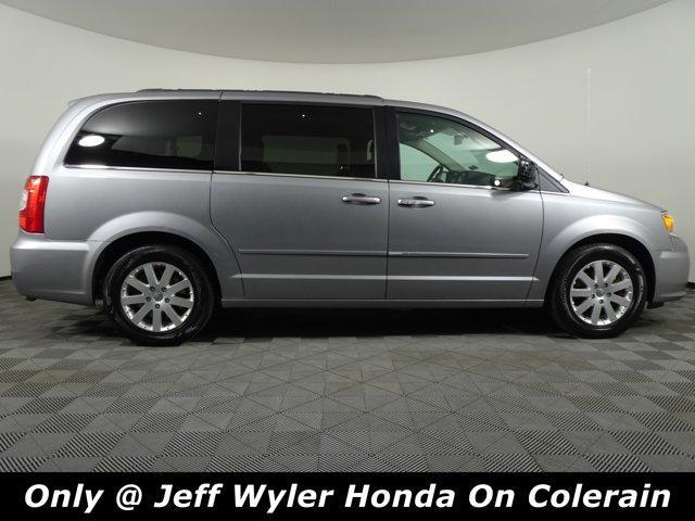 used 2015 Chrysler Town & Country car