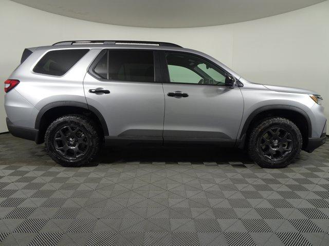 new 2025 Honda Pilot car, priced at $48,068