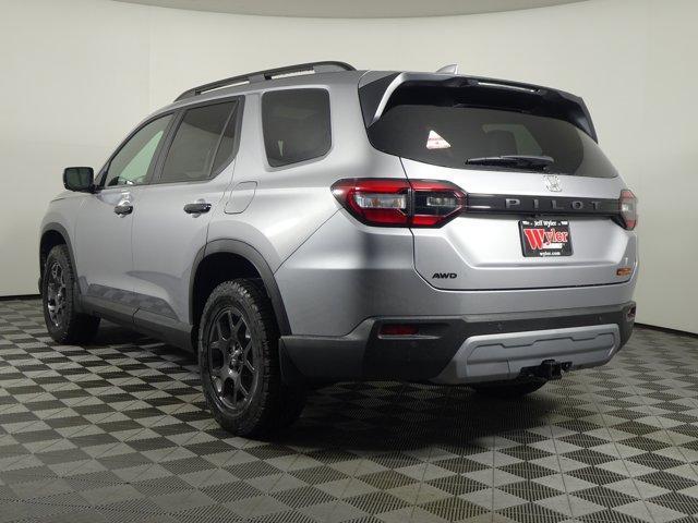 new 2025 Honda Pilot car, priced at $48,068