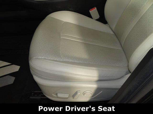 used 2023 Kia Sorento car, priced at $25,404