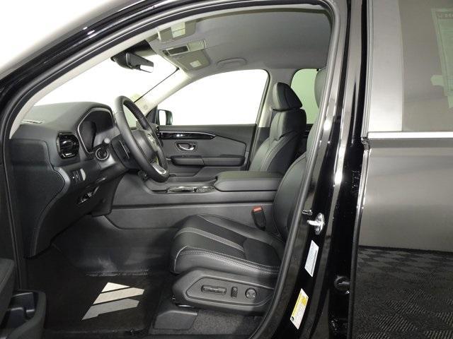 new 2025 Honda Pilot car, priced at $46,780