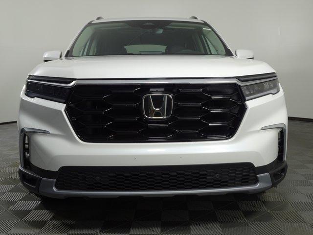 new 2025 Honda Pilot car, priced at $50,391