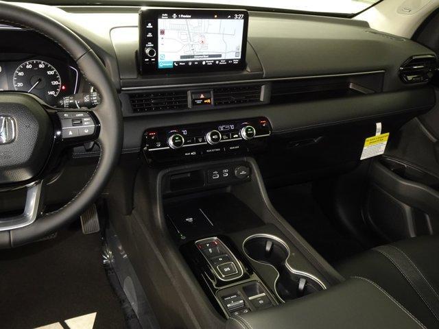 new 2025 Honda Pilot car, priced at $50,391