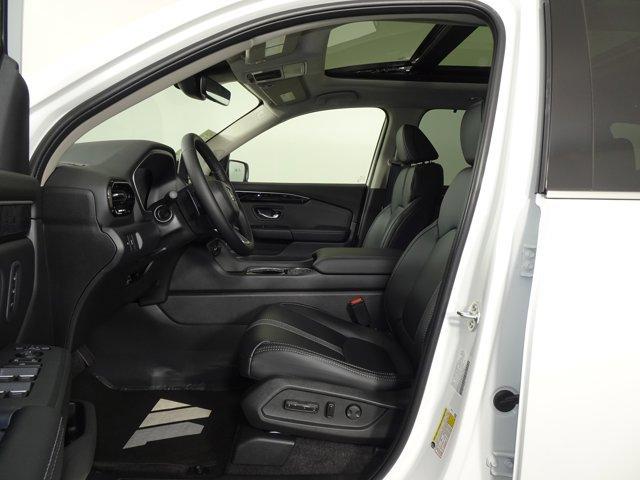 new 2025 Honda Pilot car, priced at $50,391
