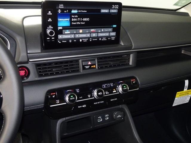 new 2025 Honda Pilot car, priced at $46,095