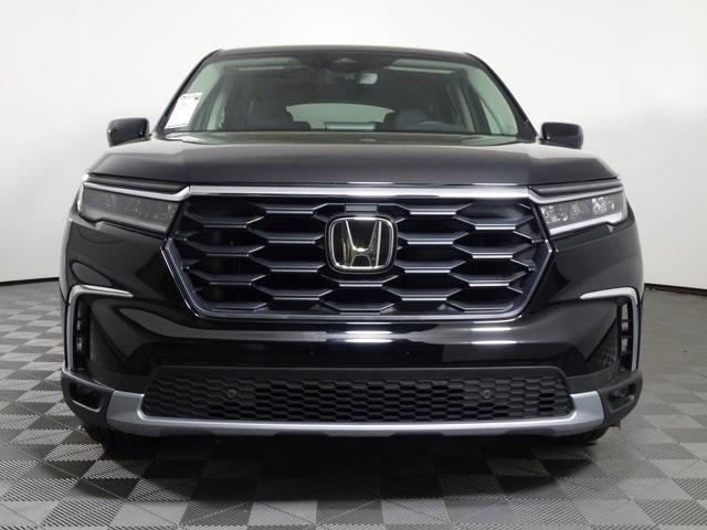 new 2025 Honda Pilot car, priced at $46,095