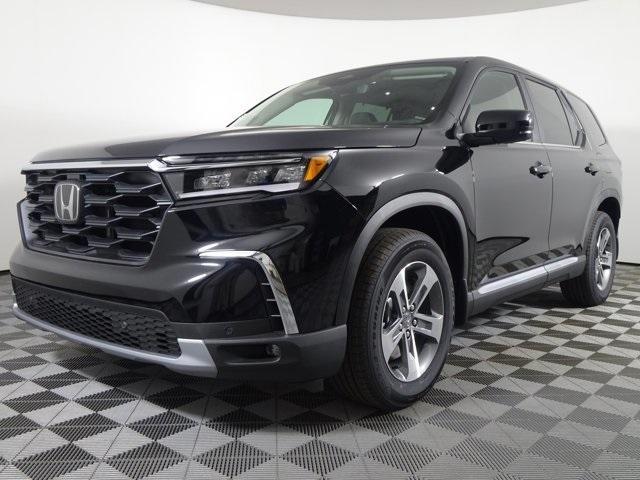 new 2025 Honda Pilot car, priced at $46,095