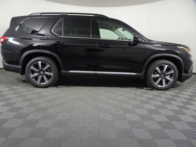 new 2025 Honda Pilot car, priced at $49,995