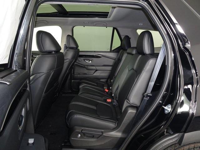 new 2025 Honda Pilot car, priced at $52,195