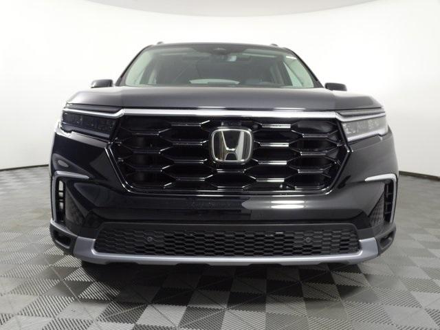 new 2025 Honda Pilot car, priced at $52,195