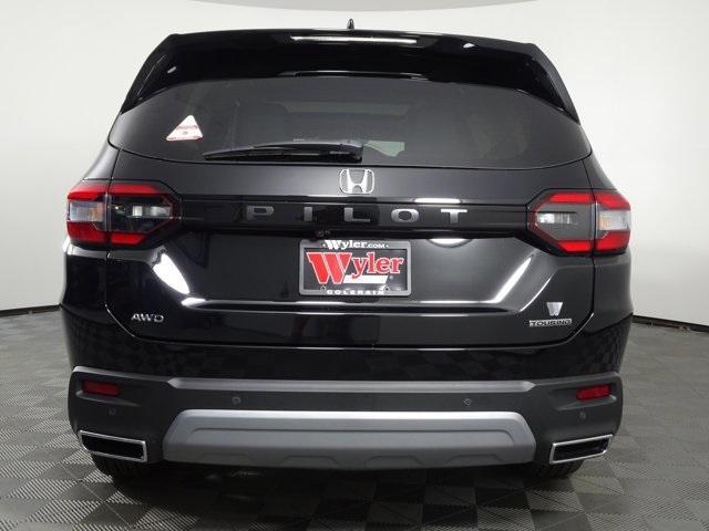 new 2025 Honda Pilot car, priced at $52,195