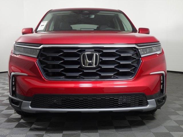new 2025 Honda Pilot car, priced at $47,550