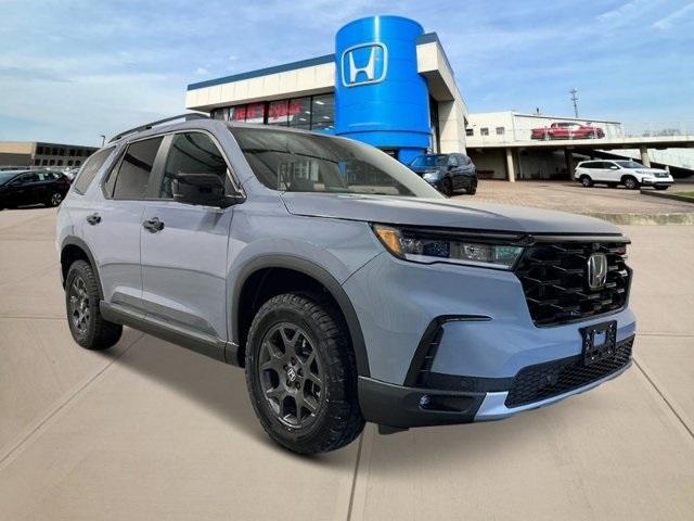 new 2025 Honda Pilot car, priced at $50,850