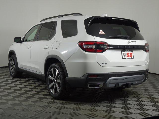 new 2025 Honda Pilot car, priced at $55,605