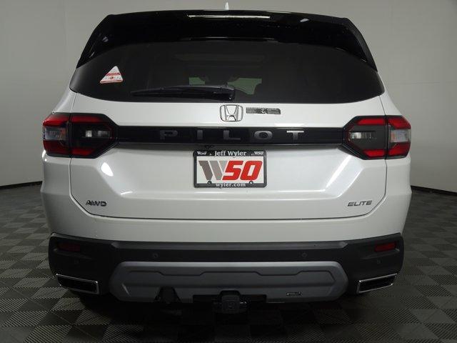 new 2025 Honda Pilot car, priced at $55,605