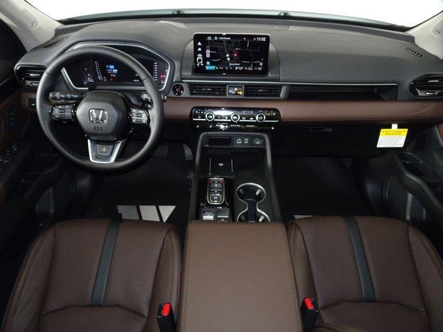 new 2025 Honda Pilot car, priced at $55,605