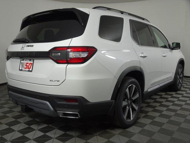 new 2025 Honda Pilot car, priced at $55,605