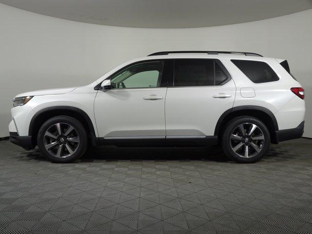 new 2025 Honda Pilot car, priced at $55,605