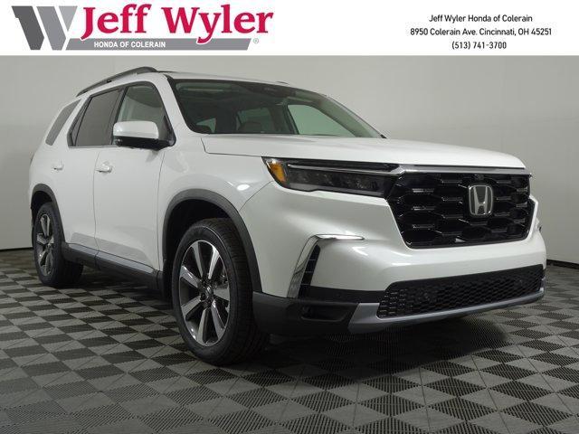 new 2025 Honda Pilot car, priced at $55,605