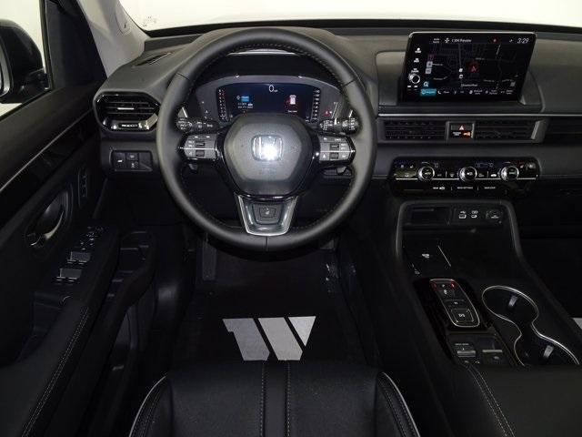 new 2025 Honda Pilot car, priced at $50,178